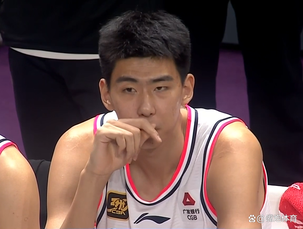 60彩娱乐-杠上了？徐昕与杜锋疑似在热身赛中发生言语冲突(陈若琳的丈夫王皓还是王浩)
